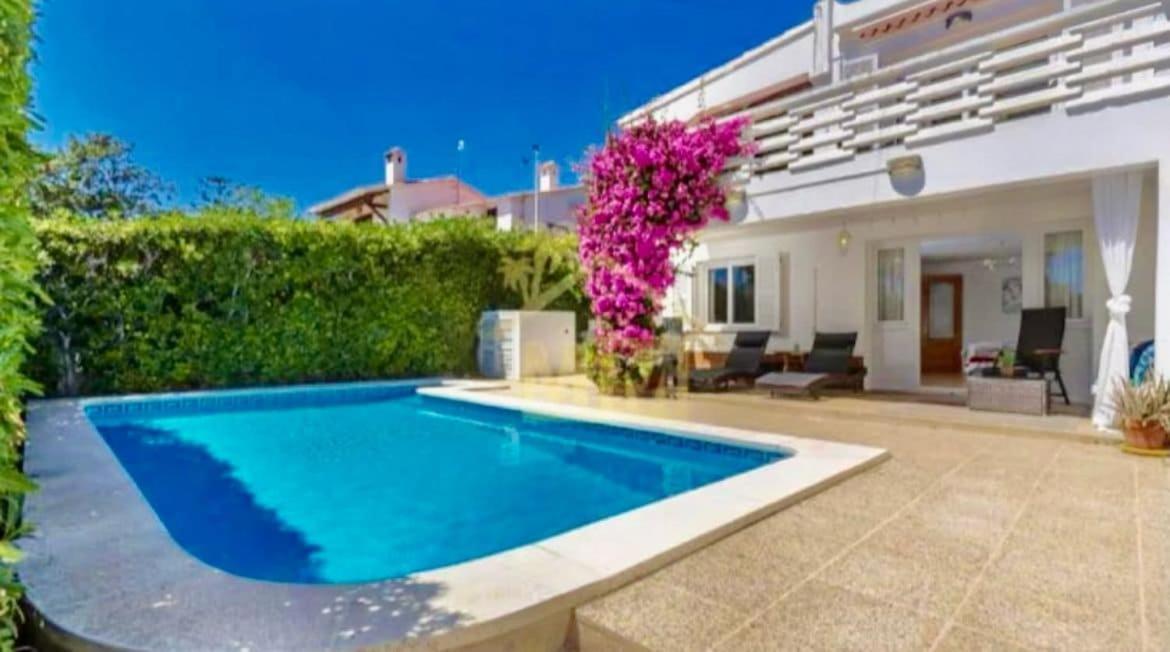 Villa House Near Punta Prima
